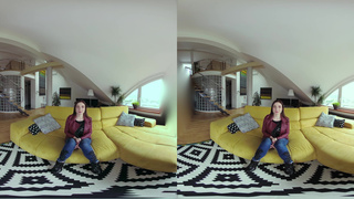 Кира Акс в откровенной VR-съёмке