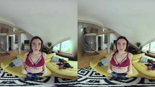 Кира Акс в откровенной VR-съёмке