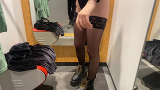 Excited babe sucked me all the cum in the Mall